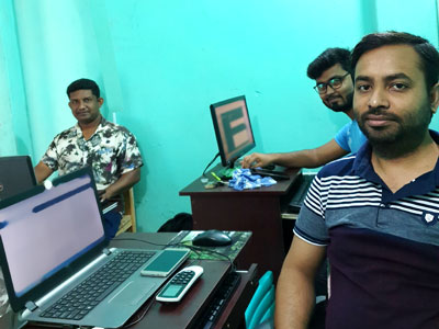 Members of the AndLeads team